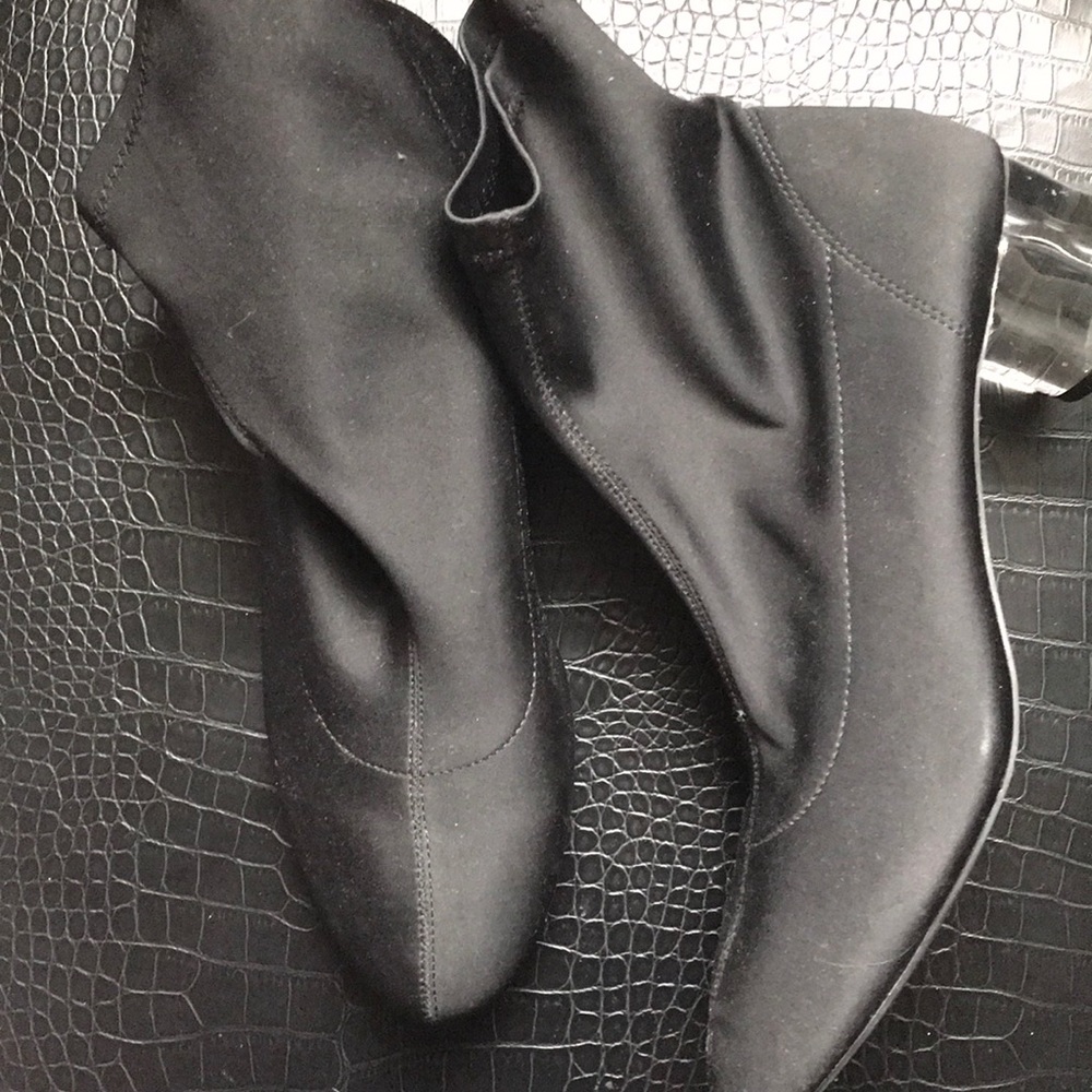 Shoes - Picture 2 of 4